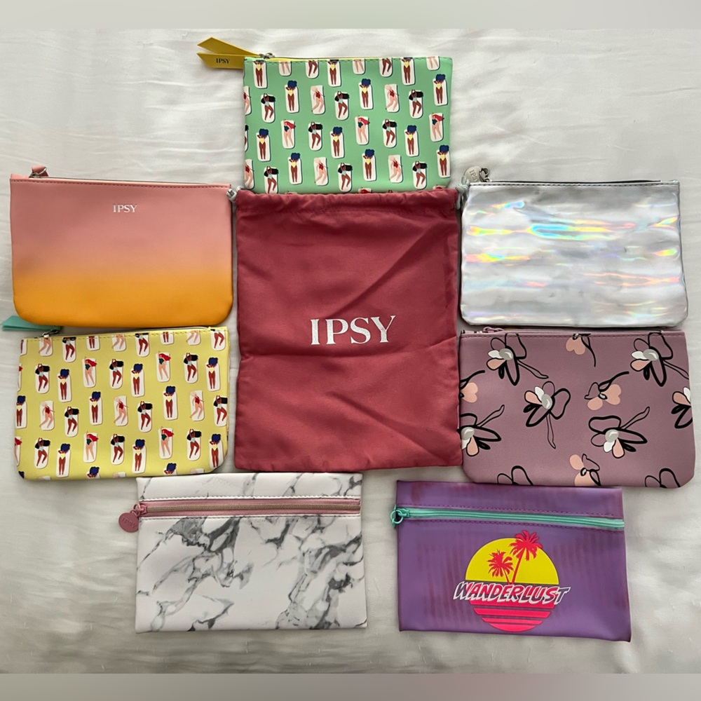 Bundle of 8 Ipsy bags!